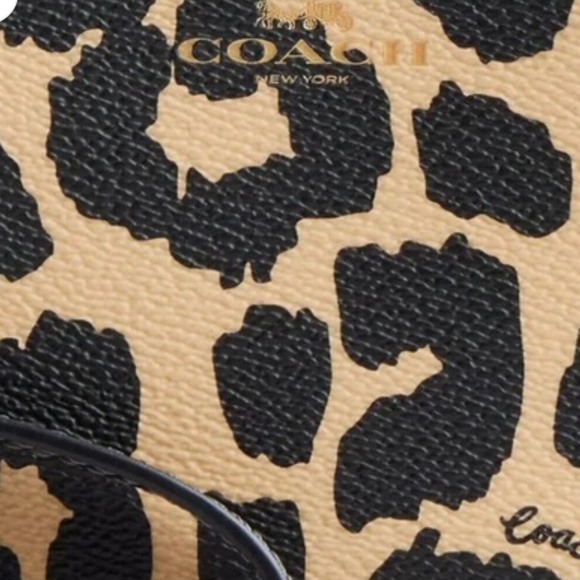 Coach Corner NWTs Zip Wristlet Wallet With Leopard Print - Picture 4 of 8